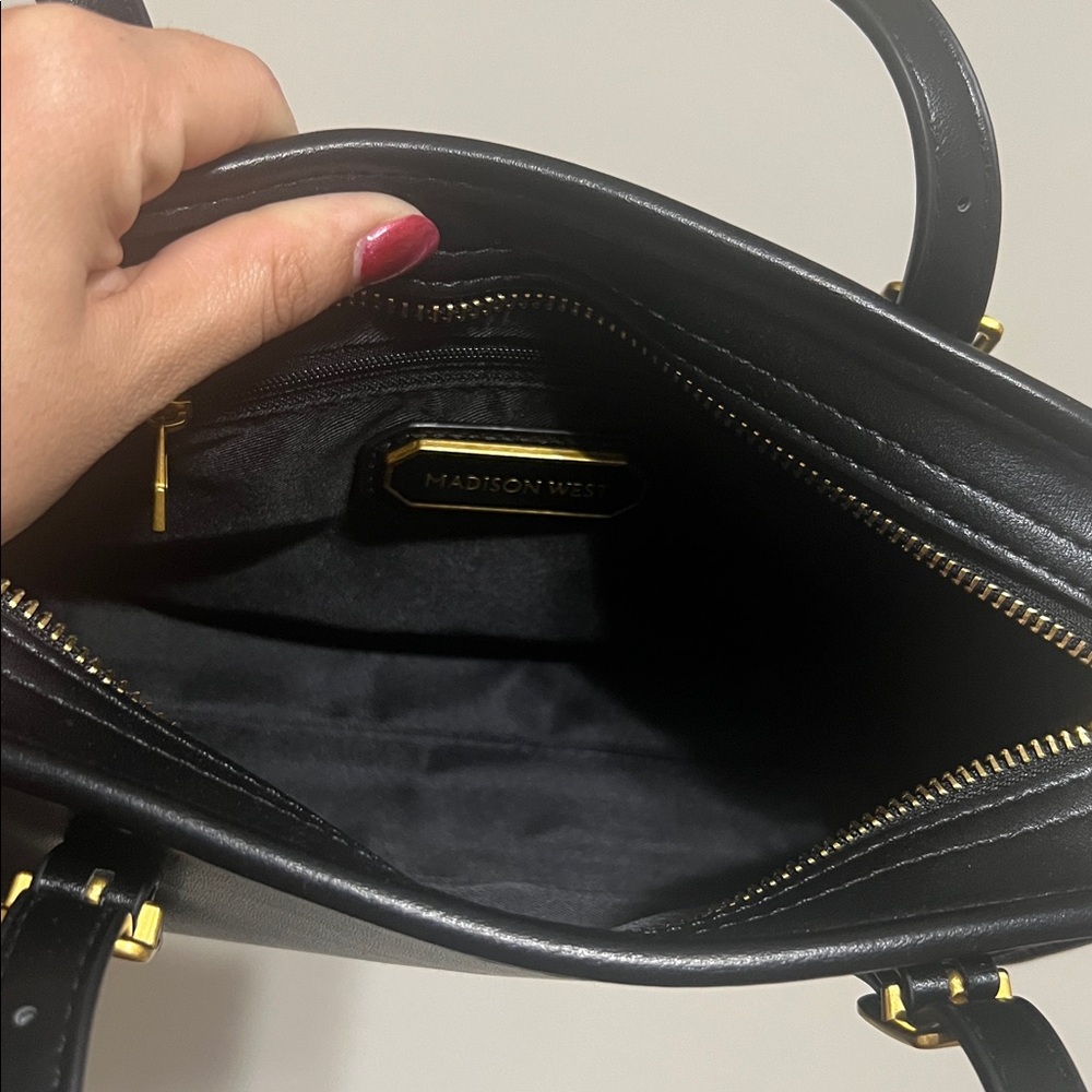 Shoulder Bag - Picture 4 of 8